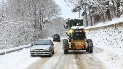 Bursa Osmangazi’de kardan kapanan yollar açılıyor