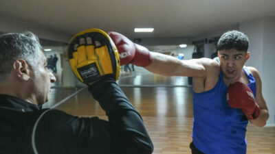 16 yaşında Avrupa şampiyonu olan milli boksörün gözü yükseklerde