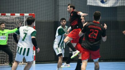 Nilüfer Belediyespor hentbolda farklı kazandı