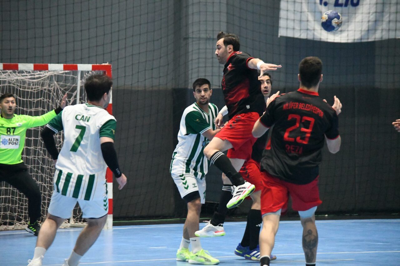 Nilüfer Belediyespor hentbolda farklı kazandı Nilüfer Belediyespor hentbolda farklı kazandı