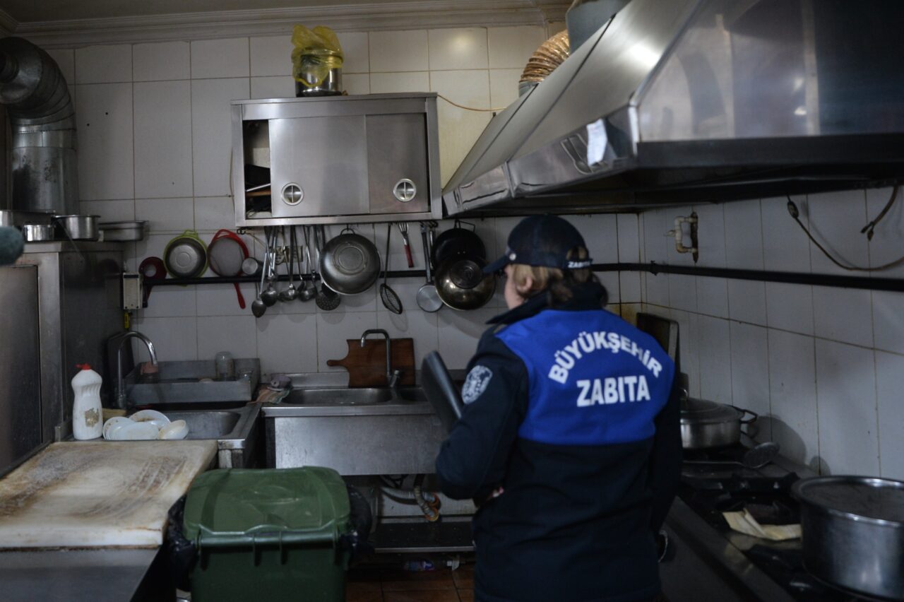 Bursa Harmancık’ta zabıtadan sıkı denetim Bursa Harmancık’ta zabıtadan sıkı denetim