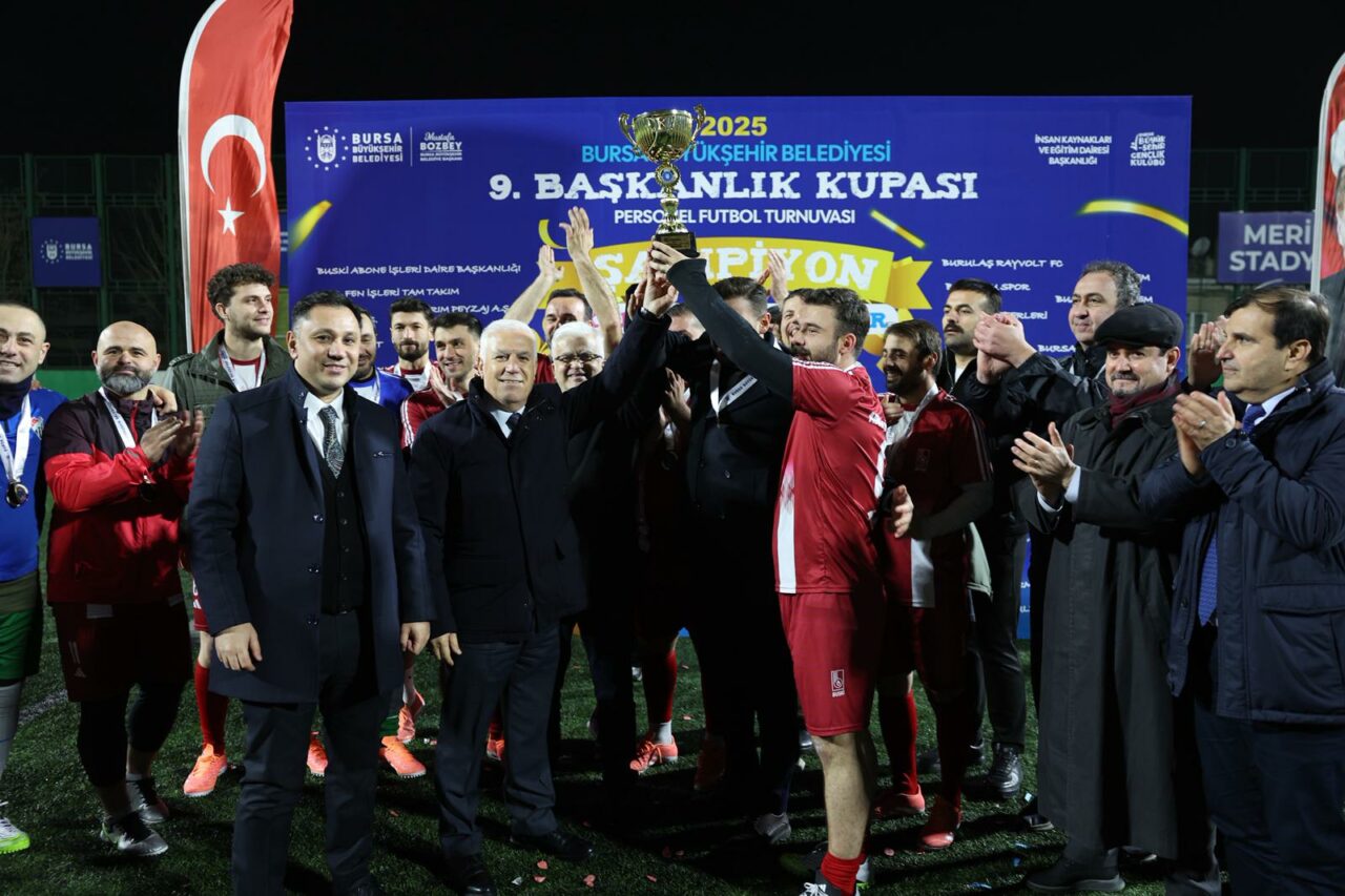 Bursa’da nefes kesen final! Kupa Başkan Bozbey’den… Bursa’da nefes kesen final! Kupa Başkan Bozbey’den…