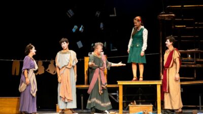 Bursa’da ‘Tomris: Bir Uyumsuz Öykü’ seyirciyle buluştu