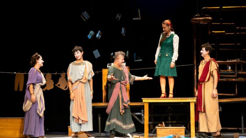 Bursa Büyükşehir Belediyesi Şehir Tiyatrosu, Türk edebiyatının sıra dışı kadın