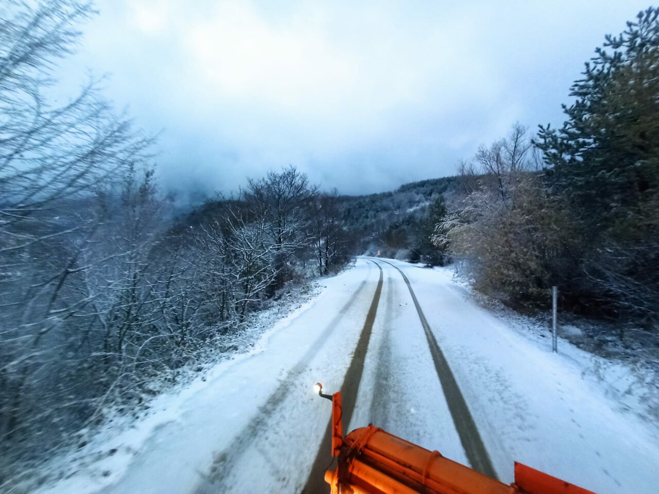 Bursa’da kar yağışı başladı: Büyükşehir ekipleri sahada