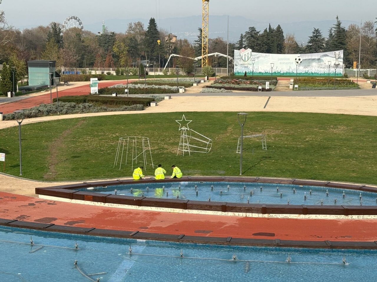Bursa’ya ‘Yeni Yıl Meydanı’ yapılıyor Bursa’ya ‘Yeni Yıl Meydanı’ yapılıyor