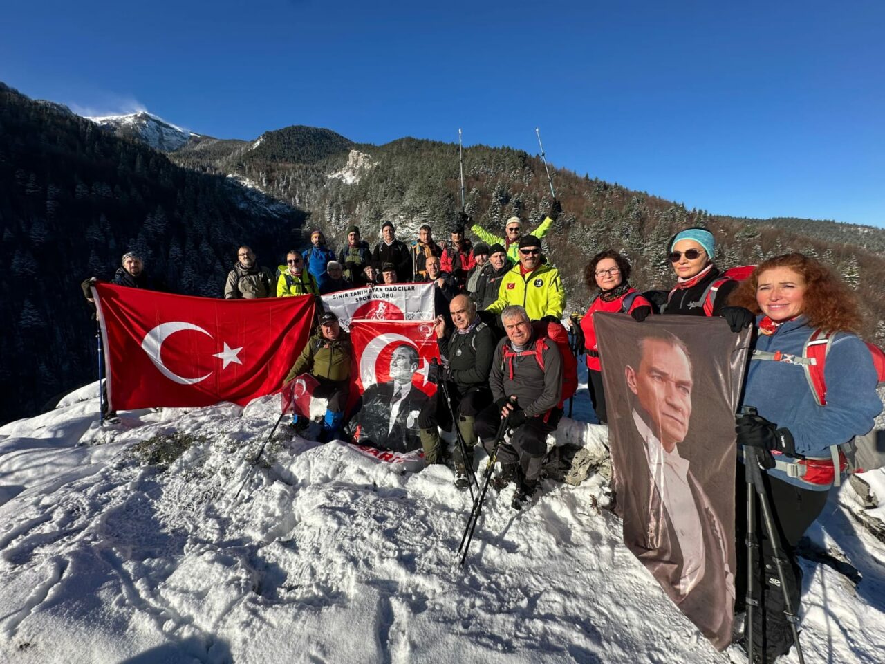 Bursa’da sınır tanımayan dağcılardan 2025’e doğada veda