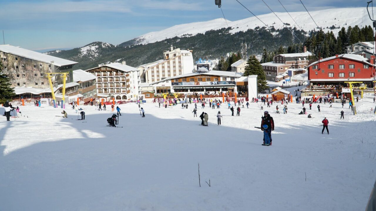 Bursa’nın zirvesi Uludağ yeni yıla hazır mı? Otopark ve kayak fiyatları canınızı sıkabilir…