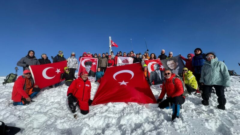 Dünya Dağlar Günü’nde Uludağ’ın zirvesine Türkiye Dağcılık Federasyonu (TDF) Bursa İl Temsilciliği, 11 Aralık Dünya