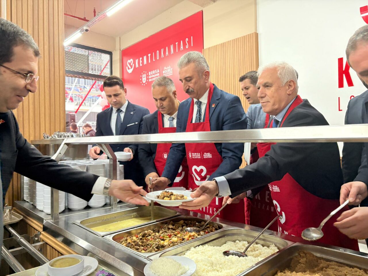 Bursa’nın yeni Kent Lokantası açıldı! Başkan Bozbey’den bu mahalleye bir müjde daha…