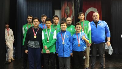 Bursa Büyükşehir Belediyesporlu satranççılardan 10 madalya