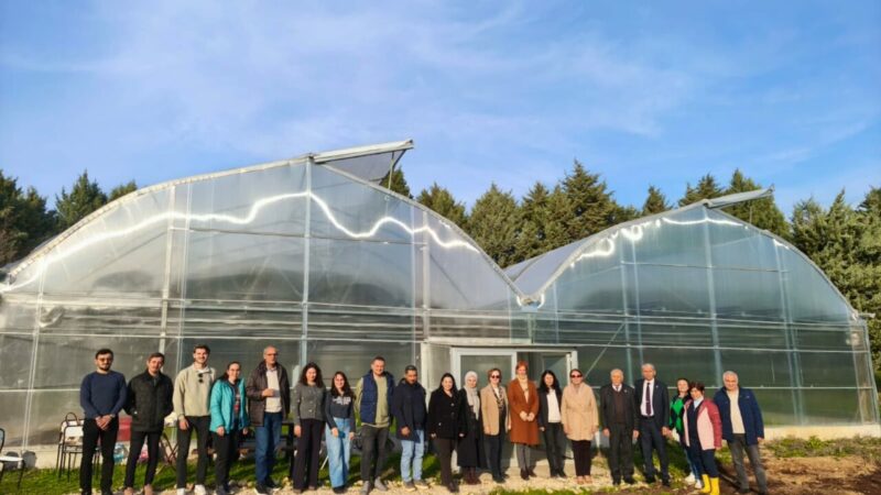 Bursa Uludağ Üniversitesi’nden tarım ve enerjide öncü adım Bursa Uludağ Üniversitesi (BUÜ) Ziraat Fakültesi bünyesinde yürütülen “Competitive Greenhouse