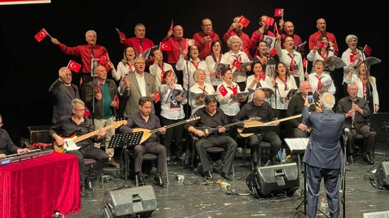 Nilüfer Sevgi Korosu’ndan anlamlı konser