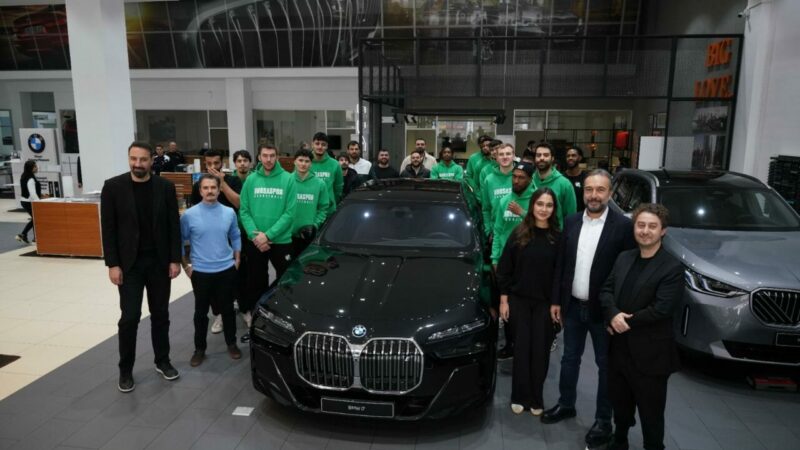 Yeşil beyazlı kulübün önemli sponsorlarından Bursa Teknik Oto, basketbolcuları ağırladı....