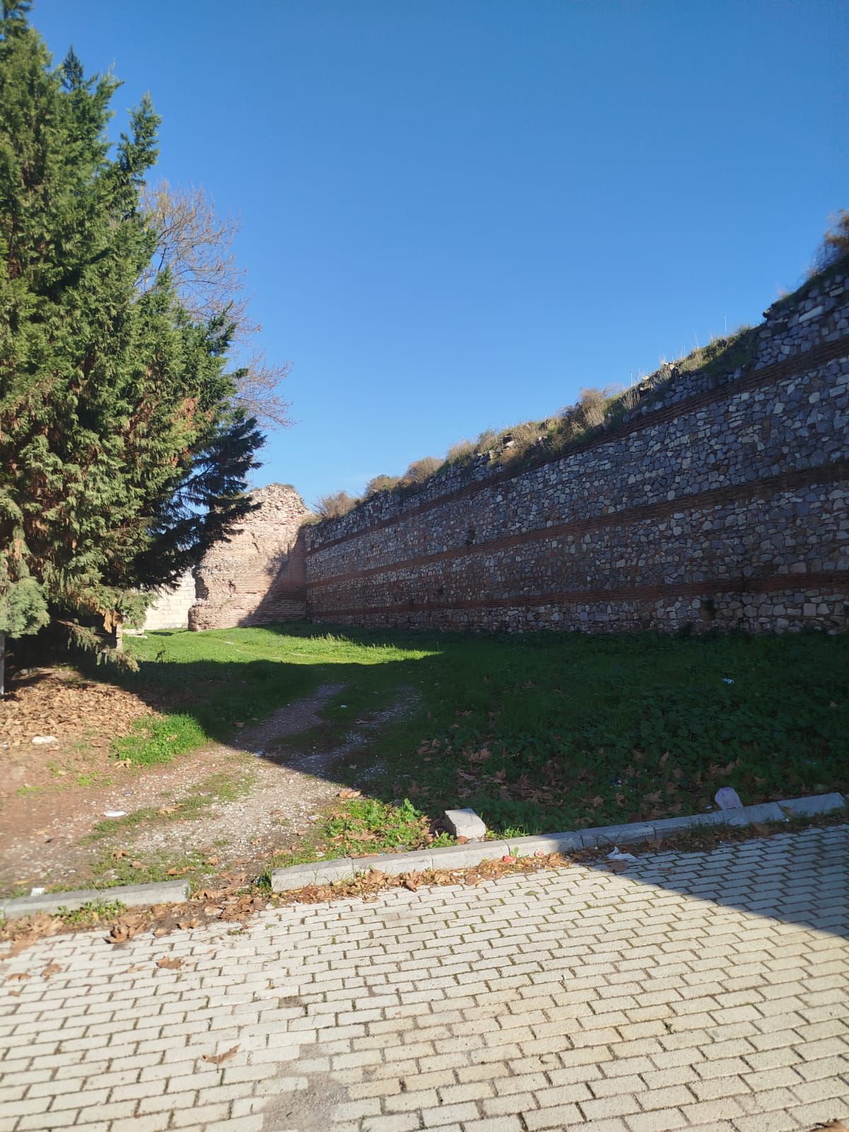 Papa geldi İznik’te surlar içindeki özel mülk değere bindi! Bakın kaç liraya satışa çıktı? Papa geldi İznik’te surlar içindeki özel mülk değere bindi! Bakın kaç liraya satışa çıktı?