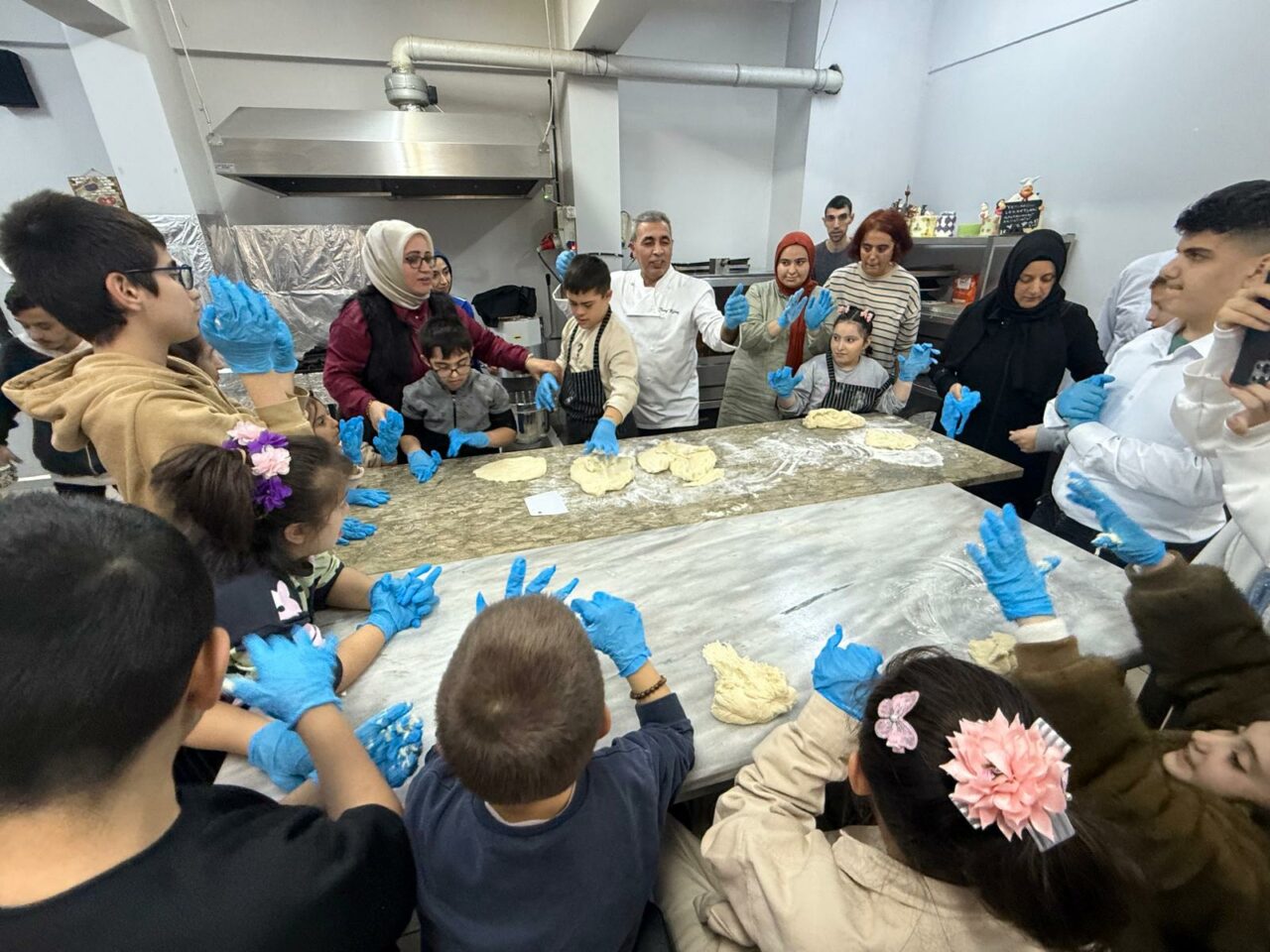 Bursa’nın özel çocuklarından en özel pizza Bursa’nın özel çocuklarından en özel pizza