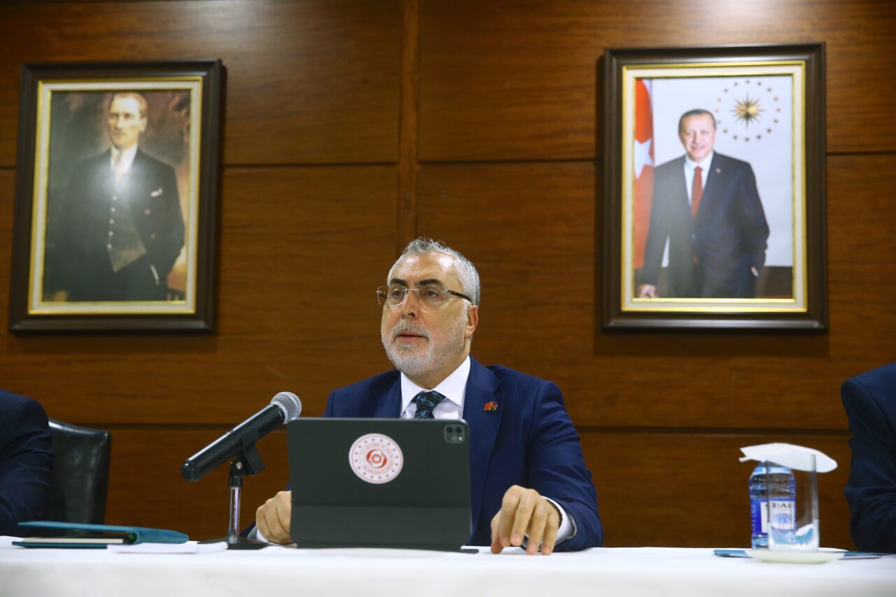 Bakan Işıkhan’dan asgari ücret açıklaması