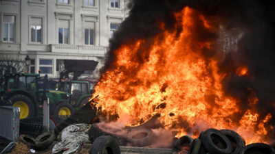 Avrupa’nın göbeği yangın yeri! Binlerce çiftçi…