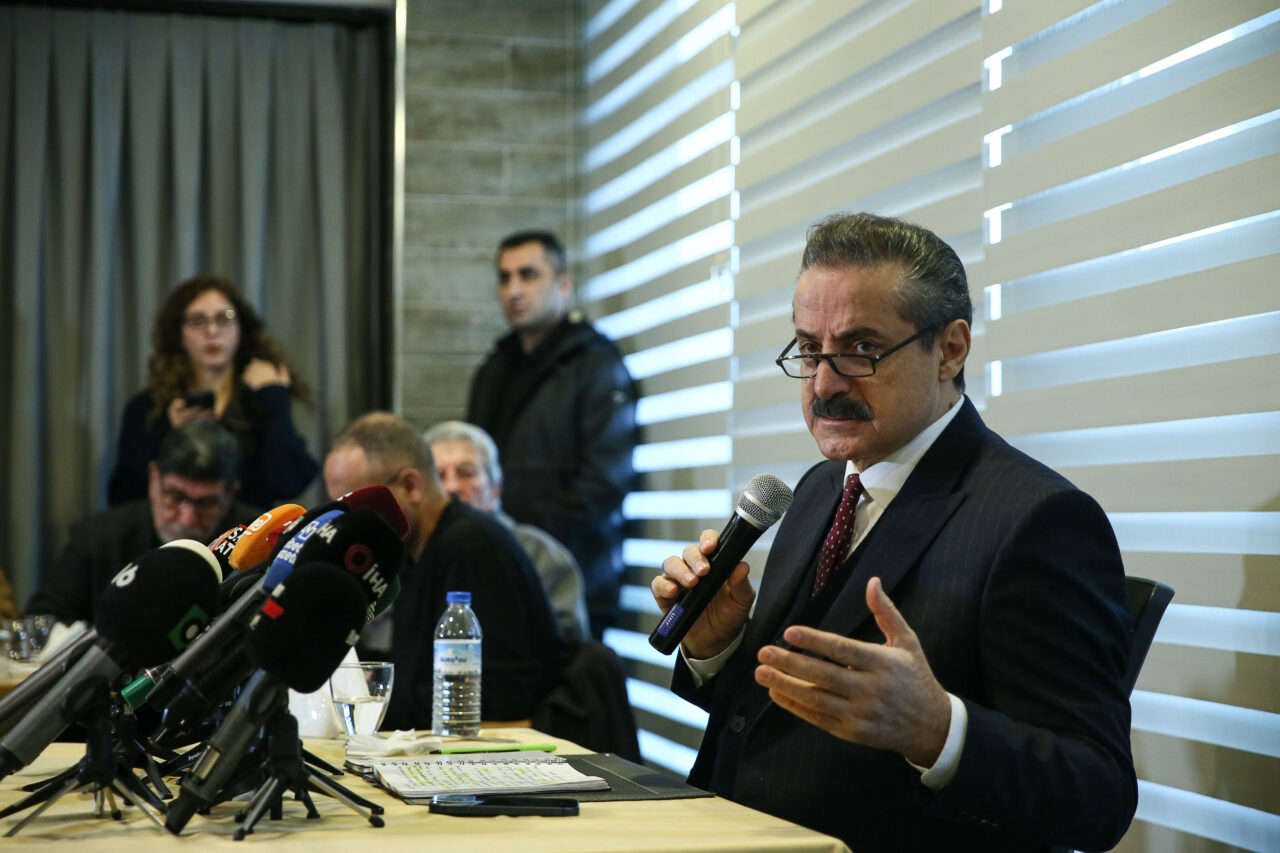 Faruk Çelik’ten uyarı; ‘Taş atana taş, gül atana gül atacağım’