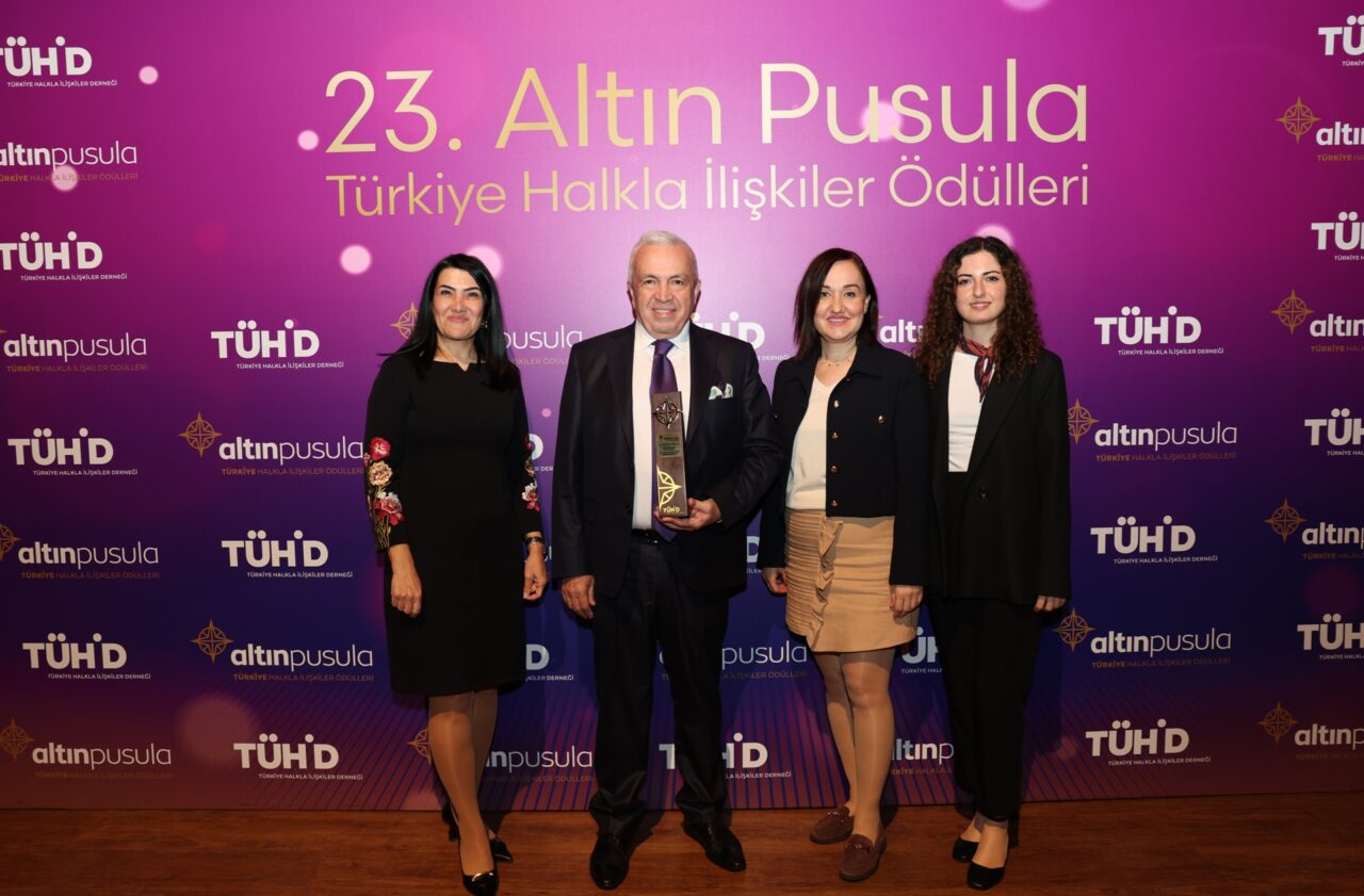 Bursa’nın Nilüfer Belediyesi’ne ‘Altın Pusula’ ödülü! İlk kez verildi… Bursa’nın Nilüfer Belediyesi’ne ‘Altın Pusula’ ödülü! İlk kez verildi…