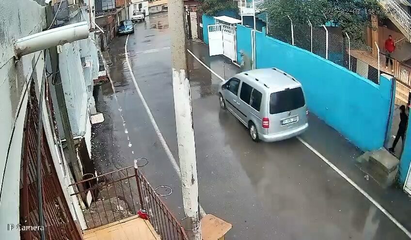 Aracıyla husumetlisini ezmeye çalıştı