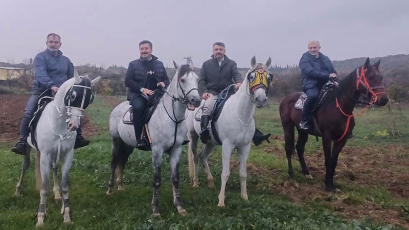 Bursa’da belediye başkanlarının at keyfi