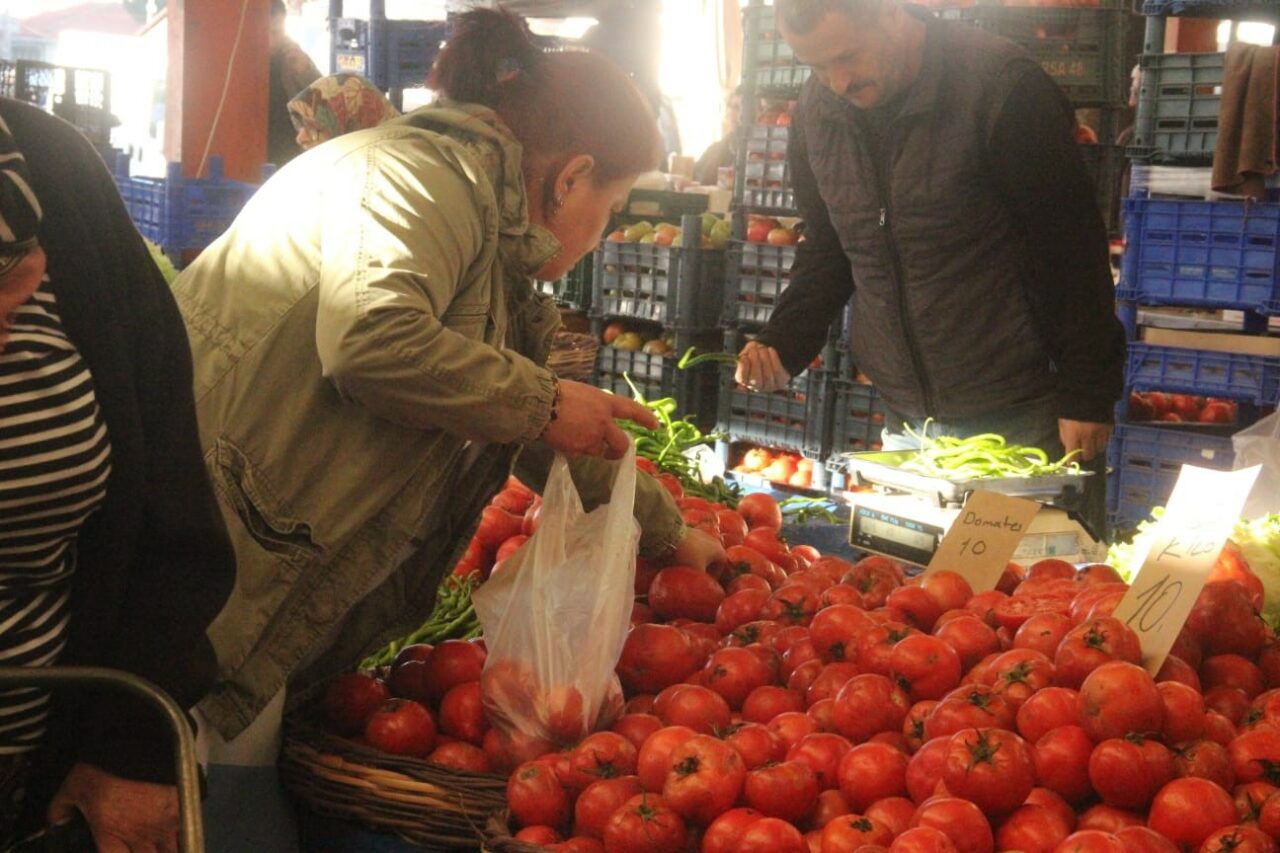 Tezgahlarda 40 liradan 10 liraya kadar düştü!