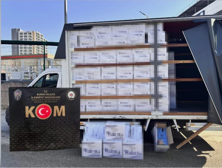 Bursa’daki operasyonda milyonlarca adet ele geçirildi