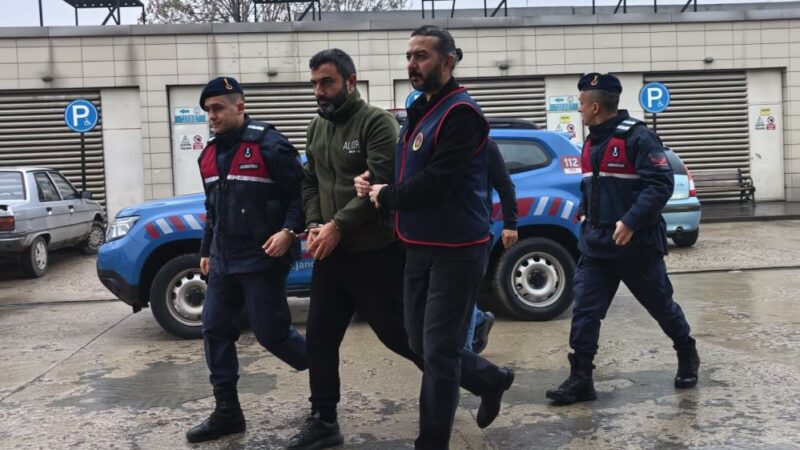 Bursa’da 16 suçtan 30 yılla aranan şahıs yakalandı Bursa'nın İnegöl ilçesinde 16 ayrı suçtan kesinleşmiş 30 yıl hapis