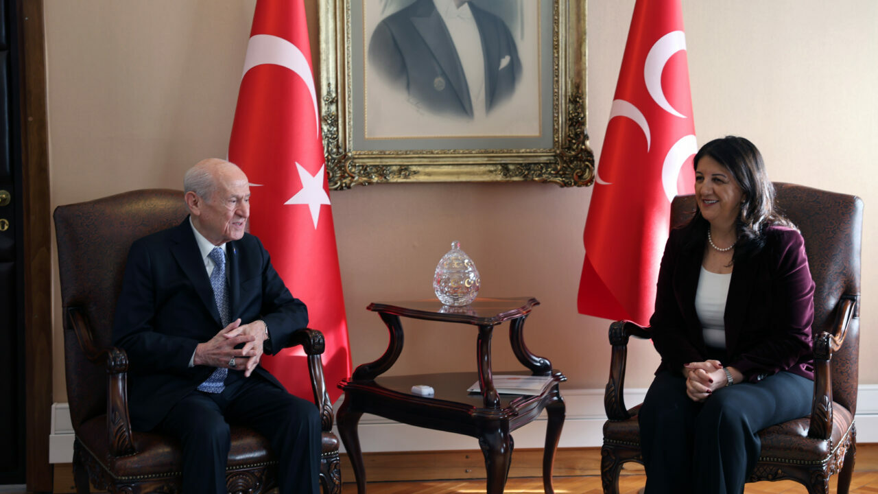 Bahçeli: Pervin hanımın her cümlesine imzamı atıyorum Bahçeli: Pervin hanımın her cümlesine imzamı atıyorum