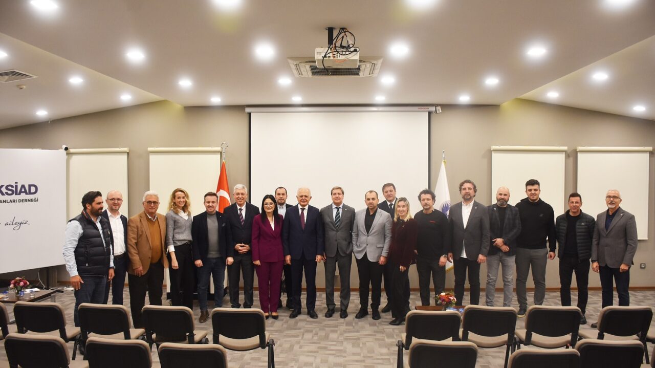 BALKANTÜRKSİAD’dan yapay zeka ve dijitalleşme eğitimi