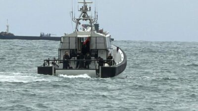 Bartın’da alabora olan lastik bottaki 2 kişi kurtarıldı