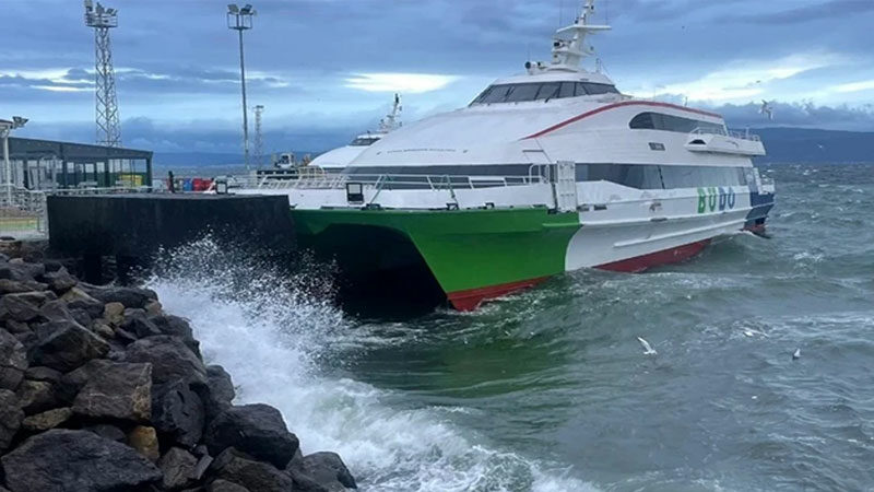 Bursa Deniz Otobüslerinin (BUDO) bugünkü 8 seferinin olumsuz hava koşulları