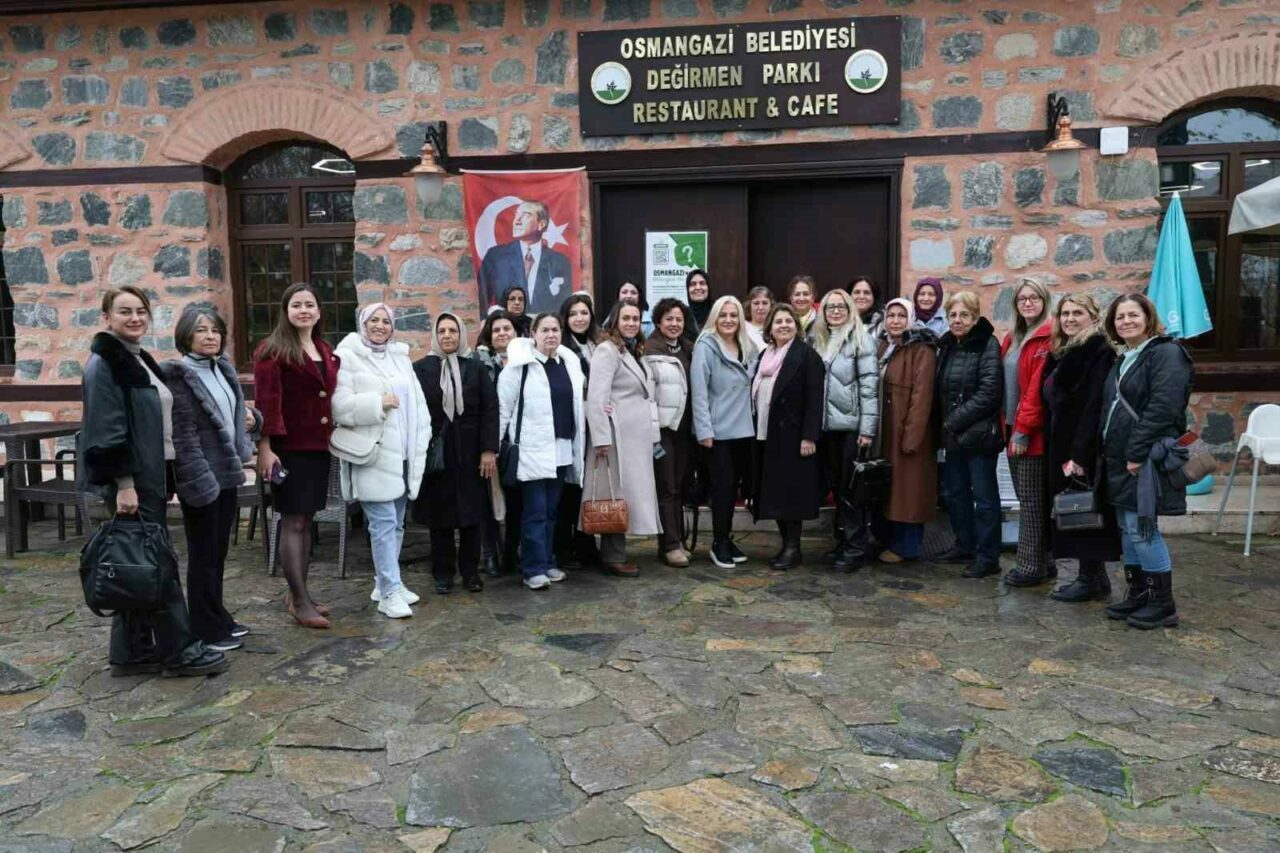 Bursa Osmangazili kadınlar kültür turlarıyla moral depoluyor Bursa Osmangazili kadınlar kültür turlarıyla moral depoluyor