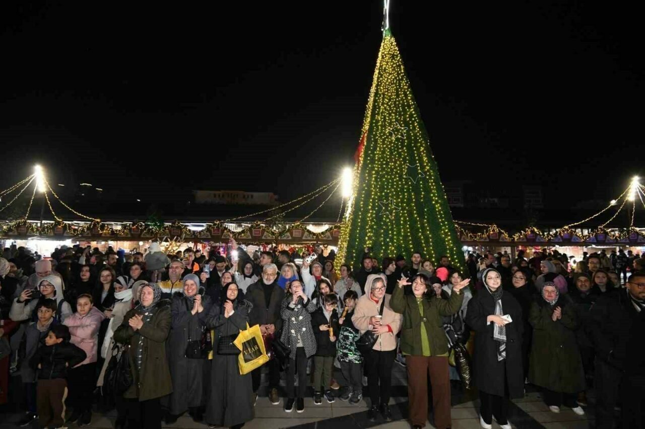 Bursa, buraya akın etti! İşte birbirinden renkli görüntüler… Bursa, buraya akın etti! İşte birbirinden renkli görüntüler…