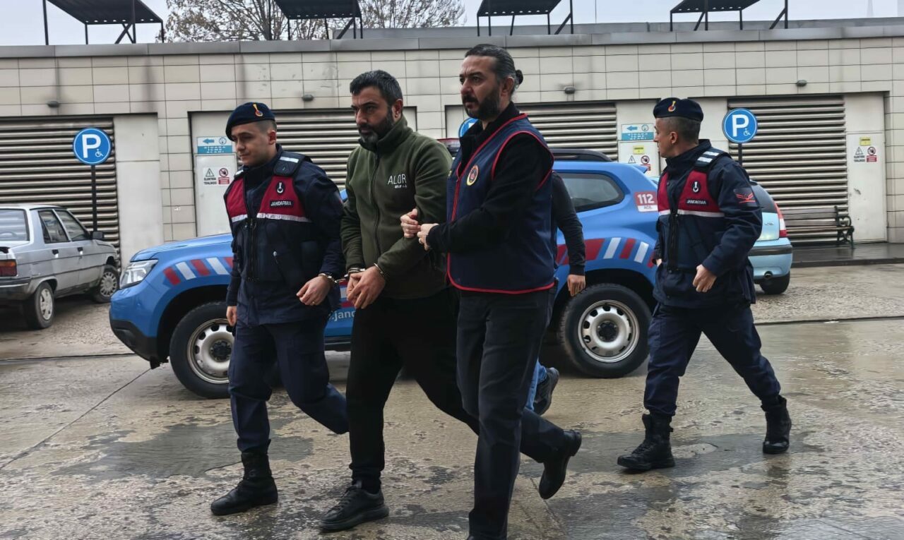 Bursa’da 16 suçtan 30 yılla aranan şahıs bakın nerede yakalandı