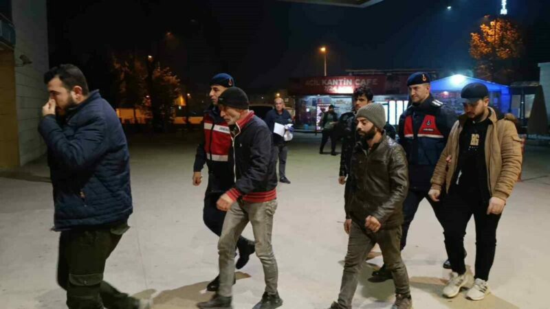 Bursa’nın İnegöl ilçesinde Jandarma Komutanlığı ekipleri tarafından 8 kaçak göçmen