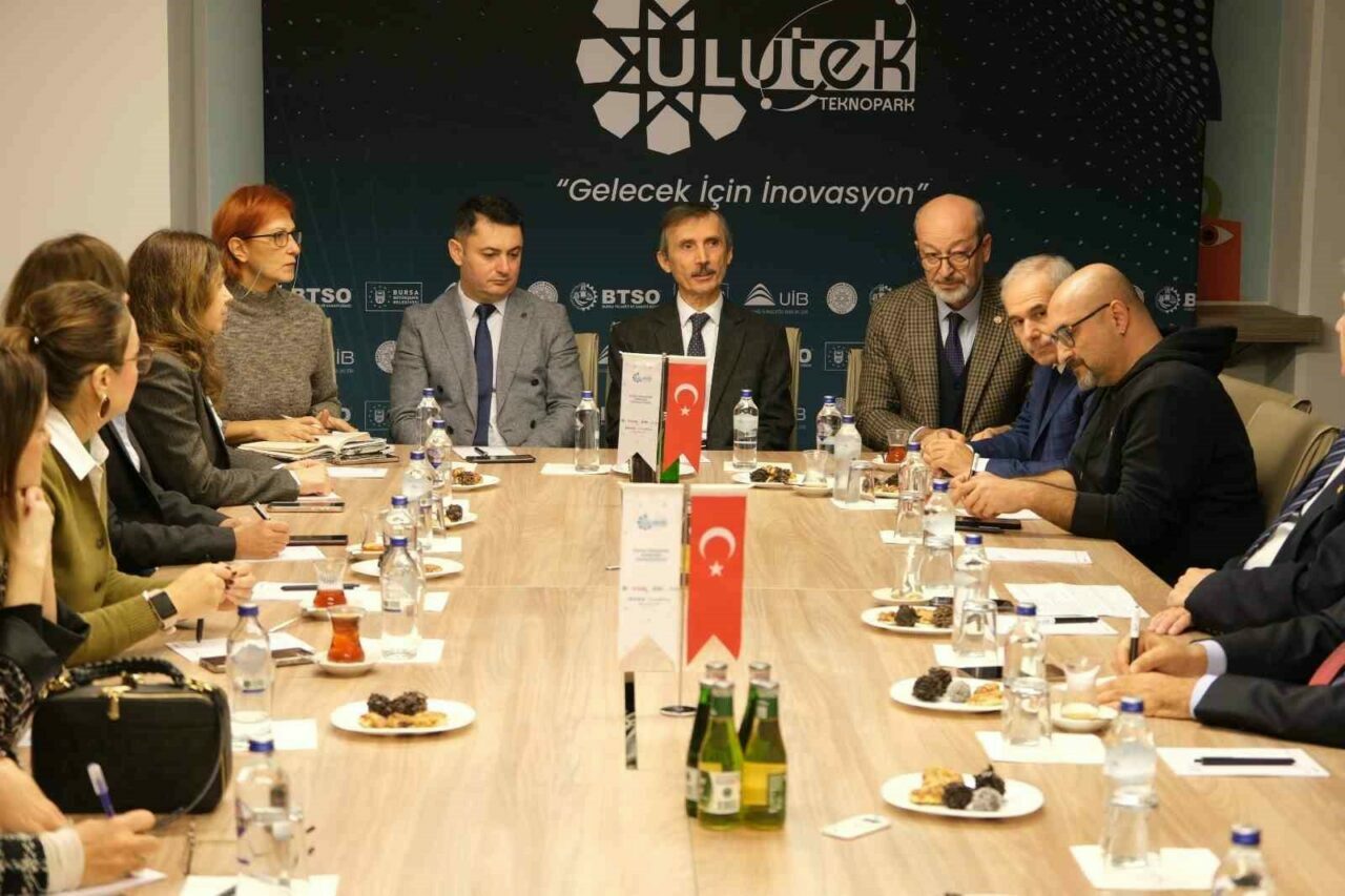 Bursa’da akademi ve iş dünyasını bir araya getiren buluşma