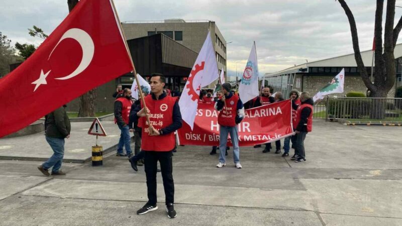 Bursa’da bir fabrikanın işçilerinden eylem