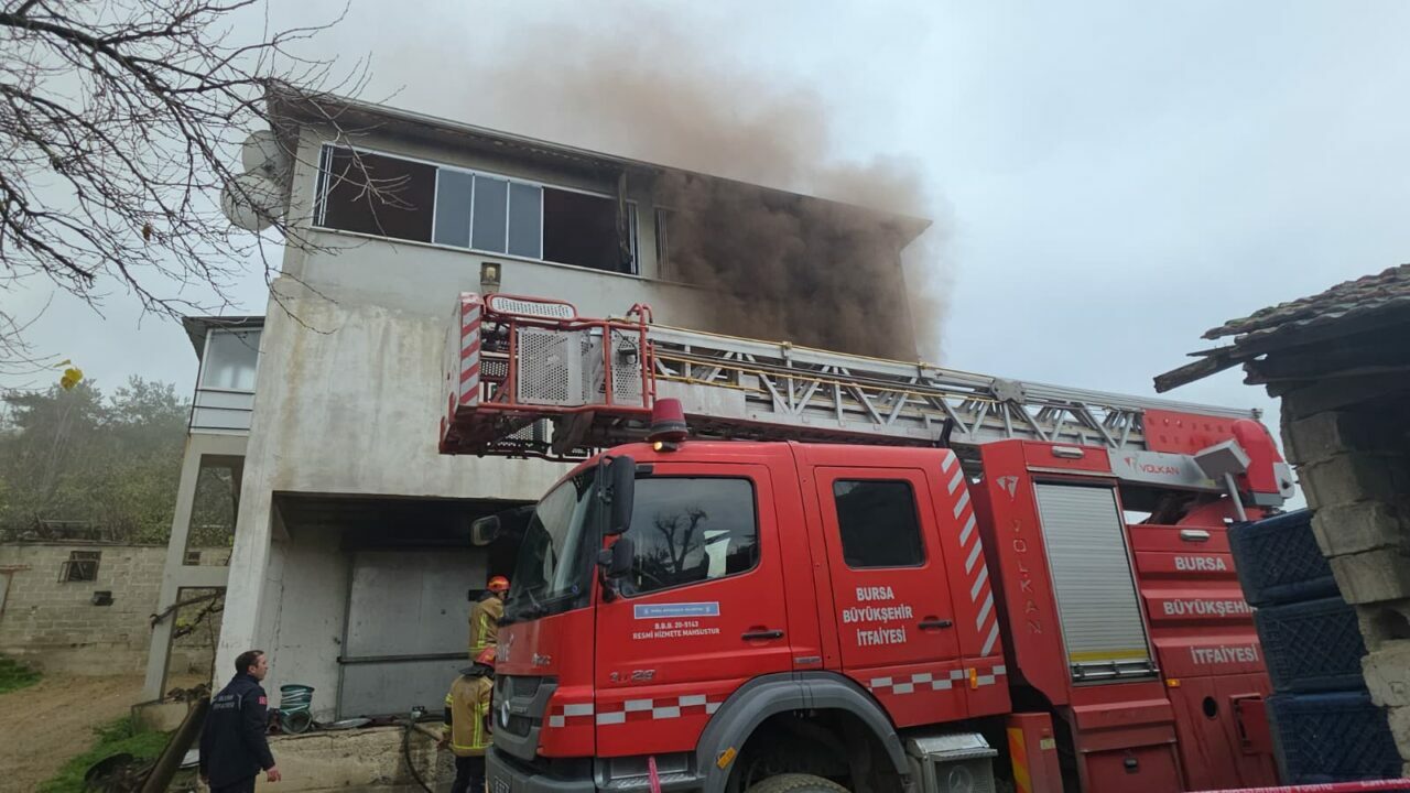 Bursa’da depoda yangın