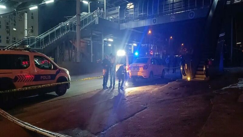 Bursa’da eğlence mekanının önünde dehşet: Kaldırıldığı hastanede öldü