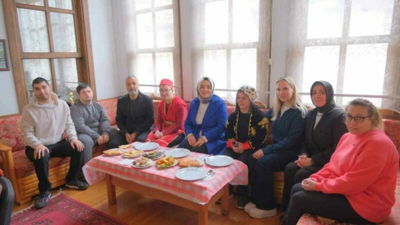 Bursa’da engelli öğrencilere unutulmaz bir gün… İnegöl Belediyesi Engelsiz Yaşam Merkezinde Tutum, Yatırım ve Türk Malları