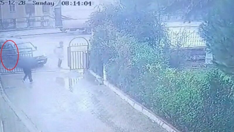 Bursa’da feci kaza! Ölümden döndü Bursa’nın İnegöl ilçesinde yağmur nedeniyle kayganlaşan yolda sürücüsünün kontrolünü yitirdiği