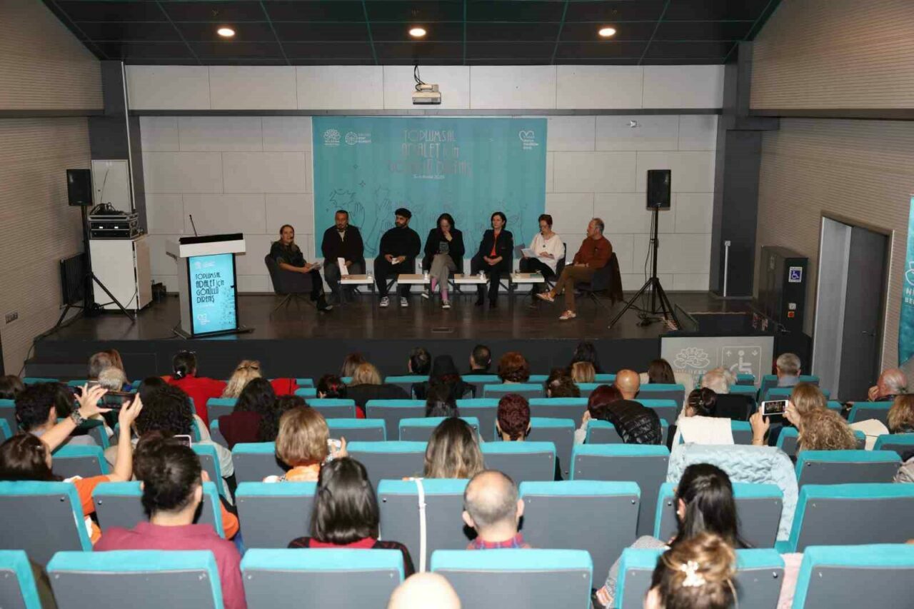 Bursa’da gönüllülüğün geleceği masada Bursa’da gönüllülüğün geleceği masada