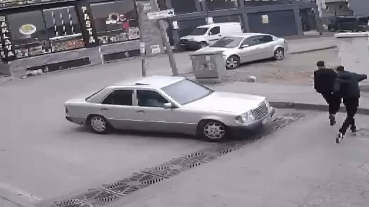 Bursa’da güpegündüz dehşet! Üzerine otomobil sürüp…