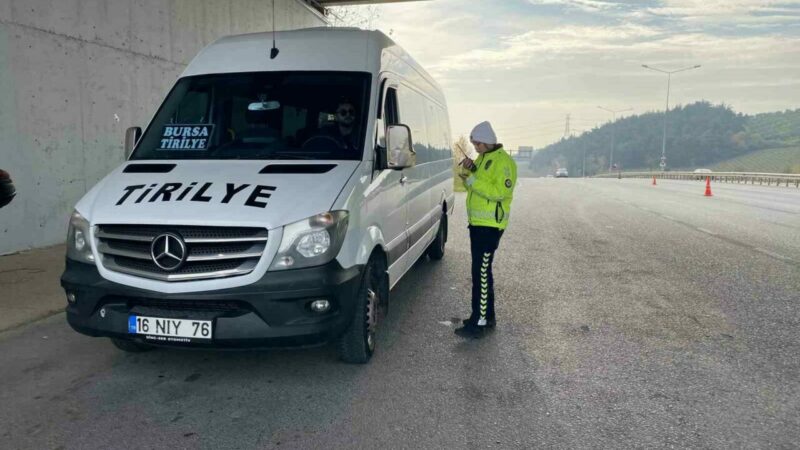 Bursa’da huzur denetimi Bursa’nın Mudanya ilçesinde yılbaşı öncesi vatandaşların huzur ve güvenliğinin sağlanması