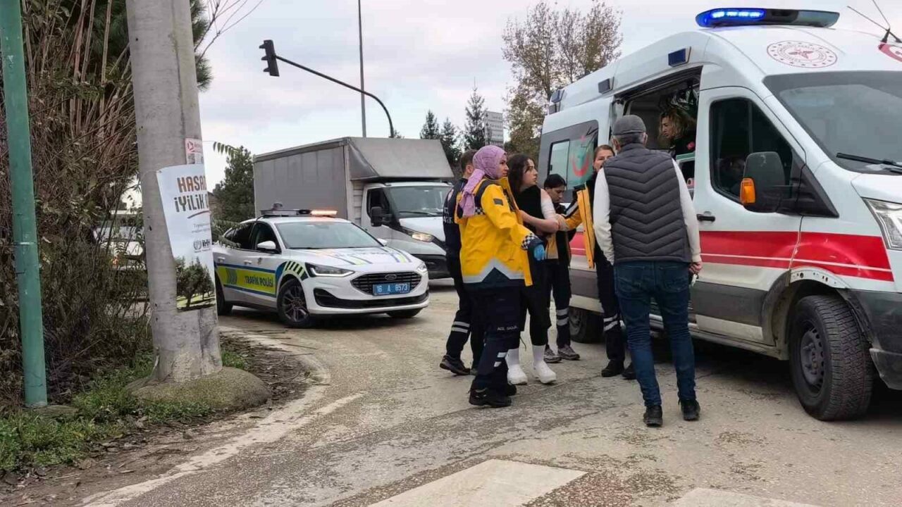 Bursa’da ışık ihlali kaza getirdi Bursa’da ışık ihlali kaza getirdi