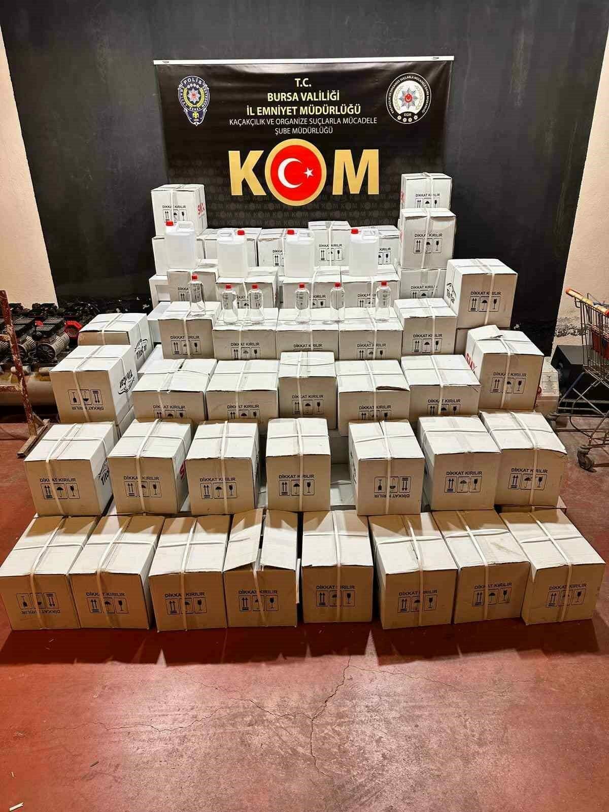 Bursa’da kaçak ve sahte alkolle mücadele: 1200 litresi ele geçirildi Bursa’da kaçak ve sahte alkolle mücadele: 1200 litresi ele geçirildi