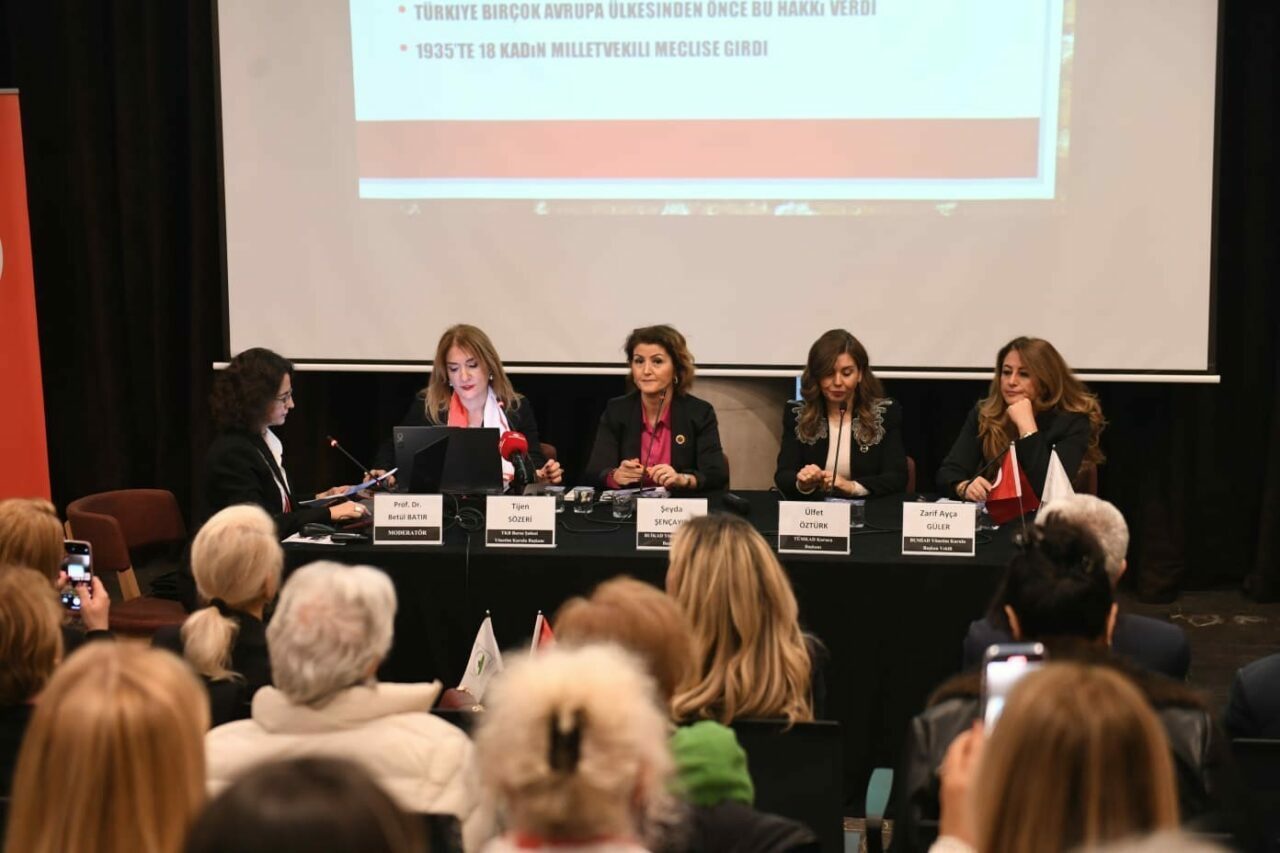 Bursa’da kadının gücü ve mücadelesi aktarıldı Bursa’da kadının gücü ve mücadelesi aktarıldı