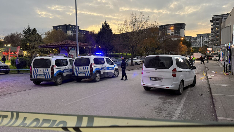 Bursa’da kafede silahlı kavga: Çok sayıda yaralı var Bursa’da kafede silahlı kavga: Çok sayıda yaralı var